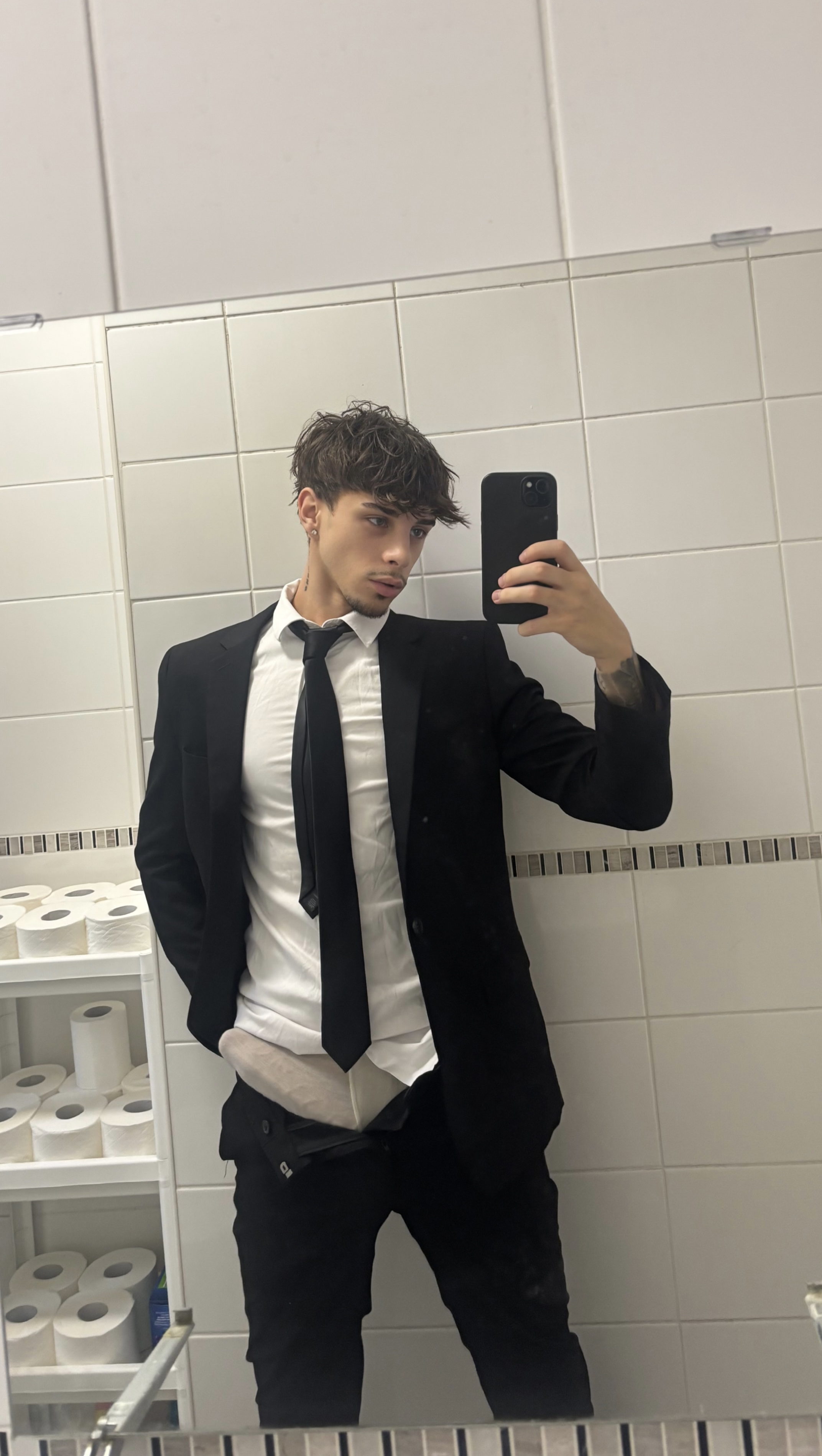 Mirror selfie with big bulge